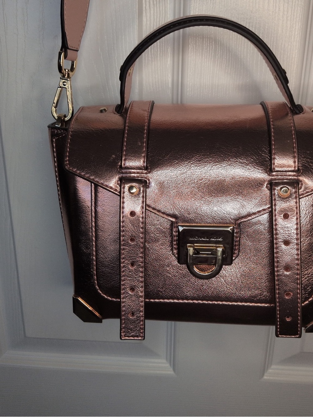 Michael Kors Metallic Manhattan pink with Cream Adjustable Strap - Women Bags